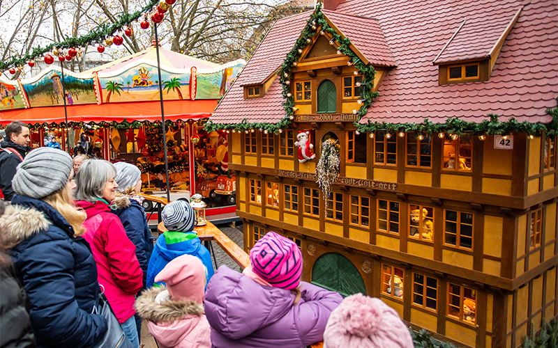 Ein vielfältiges und kostenloses Programm für junge Marktgäste begleitet den Braunschweiger Weihnachtsmarkt.