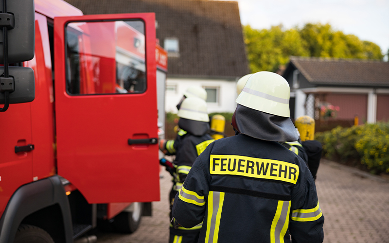 Oberbürgermeister Dr. Thorsten Kornblum hat am 8. Februar 30 Tablets an die Freiwillige Feuerwehr der Stadt Braunschweig übergeben.