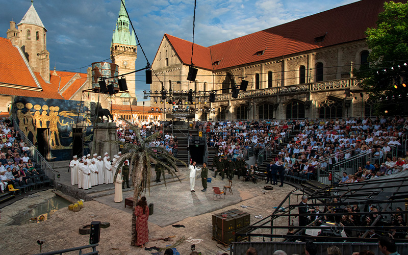 Die Löwenstadt bietet auch in der zweiten Hälfte des Jahres zahlreiche Höhepunkte von der Lichtkunstausstellung bis hin zu internationalem Kino an.