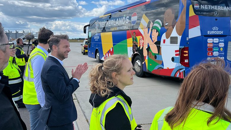 Ankunft der niederländischen Nationalmannschaft am Flughafen Braunschweig-Wolfsburg