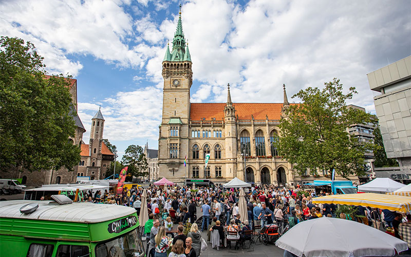 Der Abendmarkt in Braunschweig findet vom 31. Juli bis zum 28. August je mittwochs von 16:00 bis 21:00 Uhr statt. 