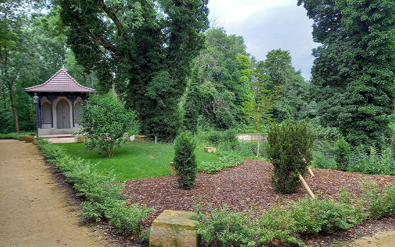 Der „Kontorhausgarten", das Außengelände des „Kontorhauses" am Jödebrunnen, wurde neugestaltet und diesen Sommer fertiggestellt.