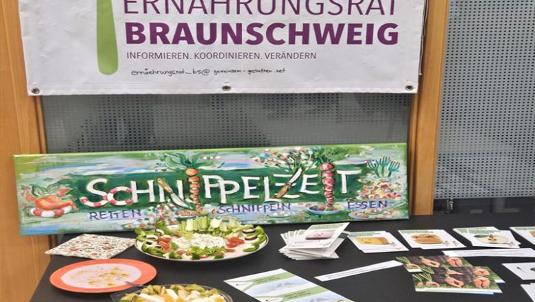 Lebensmittel retten: Plakatwettbewerb im Nachhaltigkeitszentrum