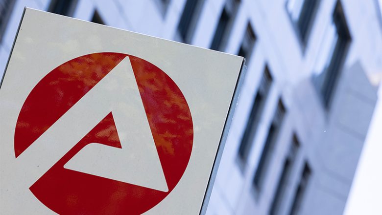 Beschäftigung schwerbehinderter Menschen bis 31. März 2025 der Arbeitsagentur melden