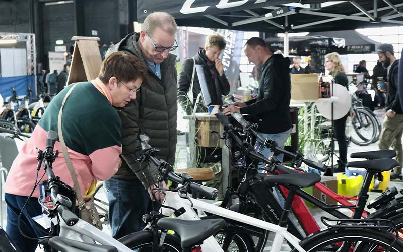Am 22. und 23. Februar 2025 präsentieren Händler und Hersteller in der Millenium-Halle in Braunschweig auf über 4000qm hunderte E-Bikes und Pedelecs. 
