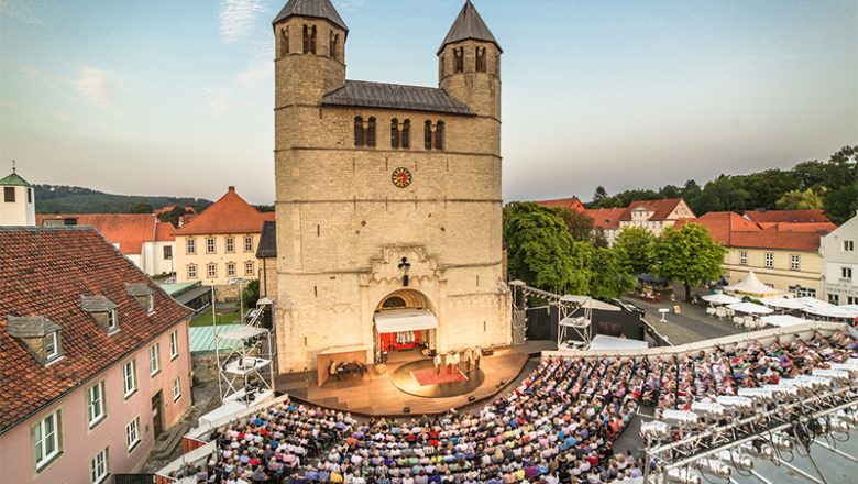 Theater unter freiem Himmel:  66. Gandersheimer Domfestspiele