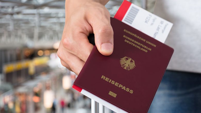 Vor der Reise rechtzeitig Pass und Personalausweis überprüfen