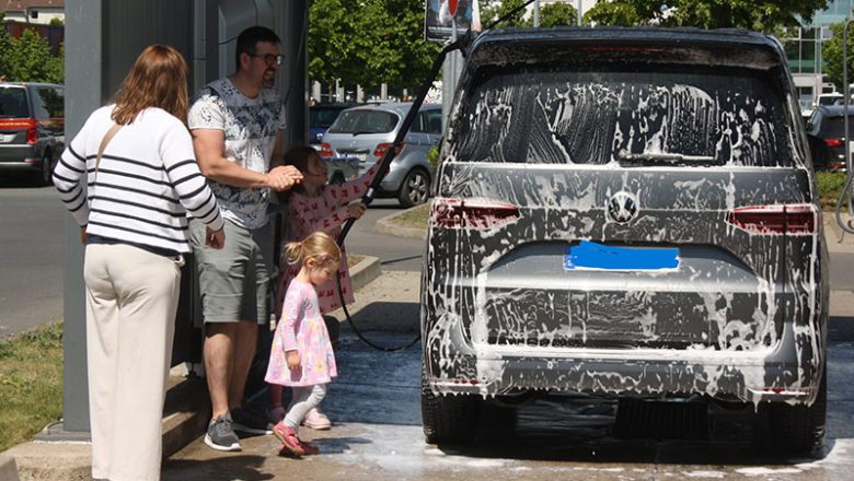 Jubiläums-Aktion: Familien-Waschtag im Kärcher Clean Park