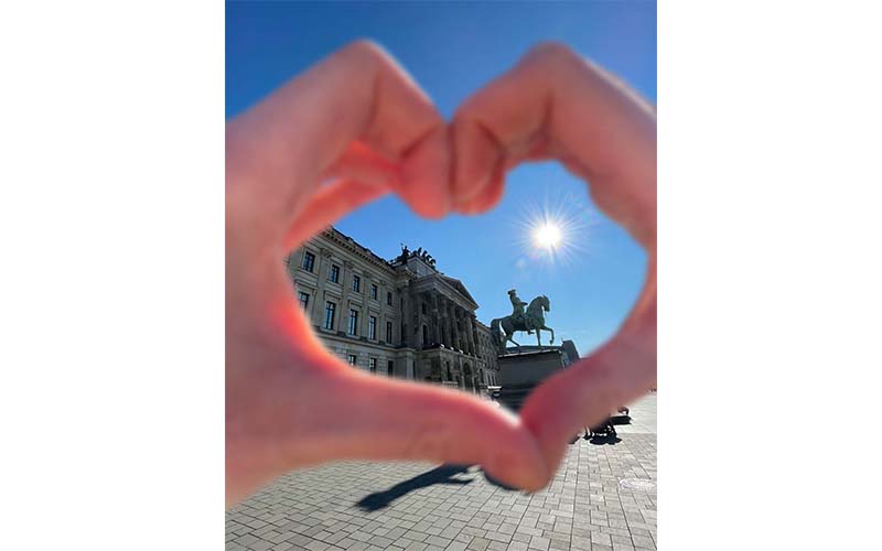 Am Sonntag, den 24. August 2025 um 15:00 Uhr geht es mit Andreas Schwarz zu interessanten und amourösen Orten in Braunschweigs Innenstadt.