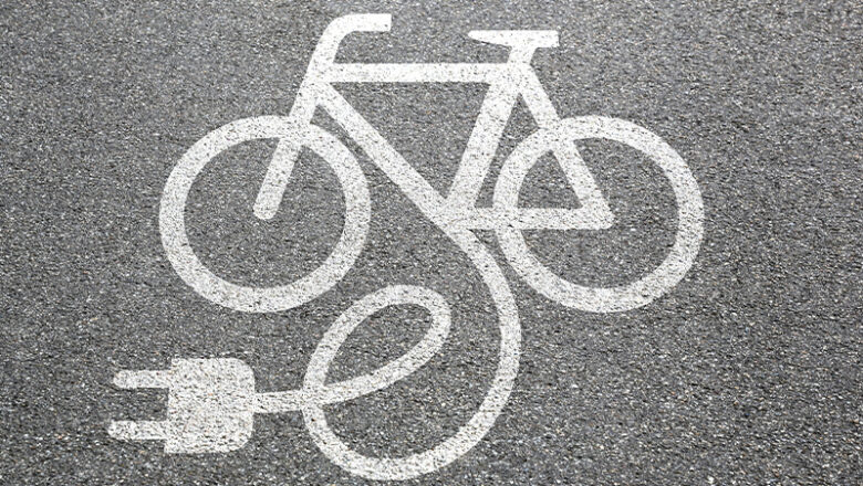 Fahrrad-Piktogrammkette auf dem Brodweg