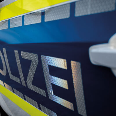 Zeugenaufruf nach räuberischer Erpressung mit Messer