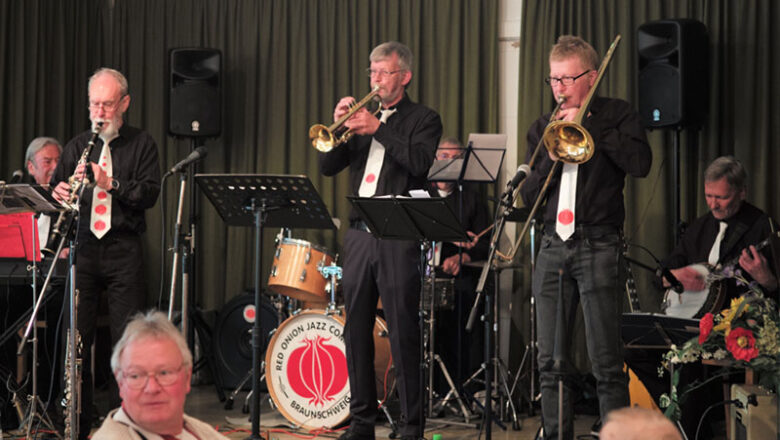 Adventsmatinee mit der Red Onion Jazz Company im Kulturpunkt West