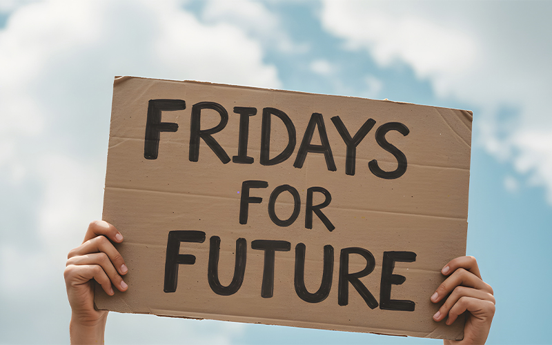 Am Freitag, den 14. November finden anlässlich der Weltklimakonferenz in Bélém, Brasilien, weltweit Klimaproteste unter dem Motto #JustTransitionNow statt.