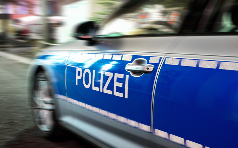 Täter greift Mann (12.12.2025, 06:15 Uhr) mit Messer an und fordert Geld. 
