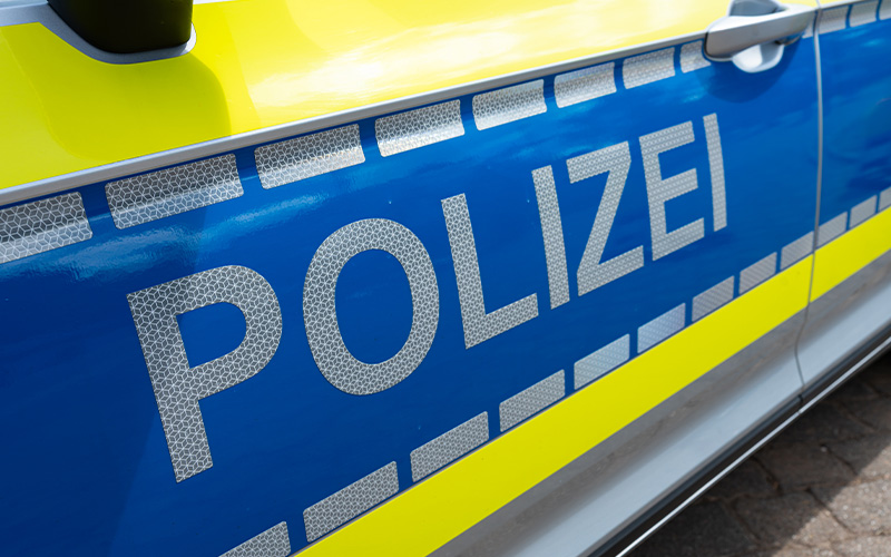 Am 16. Dezember 2025 gelang der Zentralen Kriminalinspektion unter Sachleitung der Staatsanwaltschaft Braunschweig ein erfolgreicher Zugriff auf eine Tätergruppierung aus Wolfsburg, die im Verdacht steht, in erheblichem Umfang mit Kokain gehandelt zu haben.