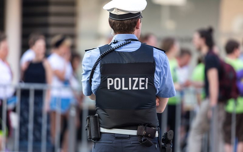 Am Mittwochmorgen kam es in der Weststadt zu Streitigkeiten zwischen einem Rad- und einem Autofahrer, die in einer Bedrohungshandlung endeten.