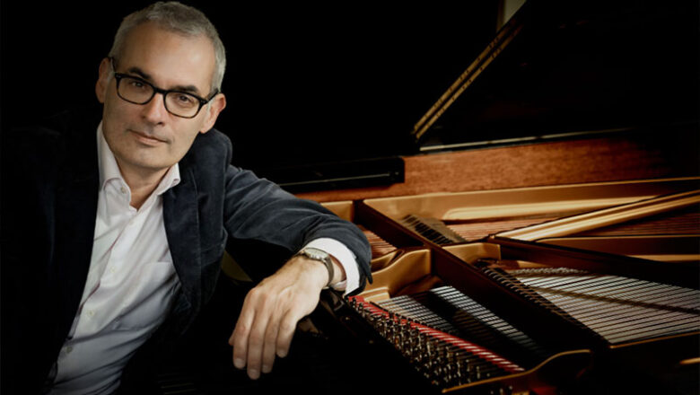 Markus Becker im „Alleingang“ am Klavier