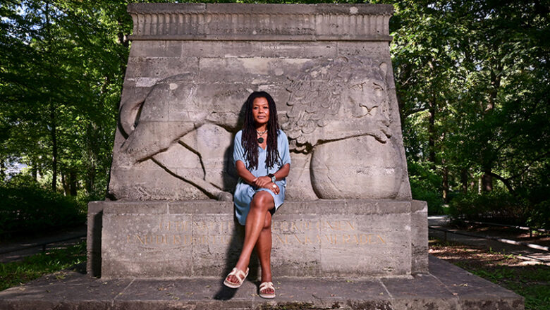 „Liberating the Monument“: Kunstwerk am Kolonialdenkmal