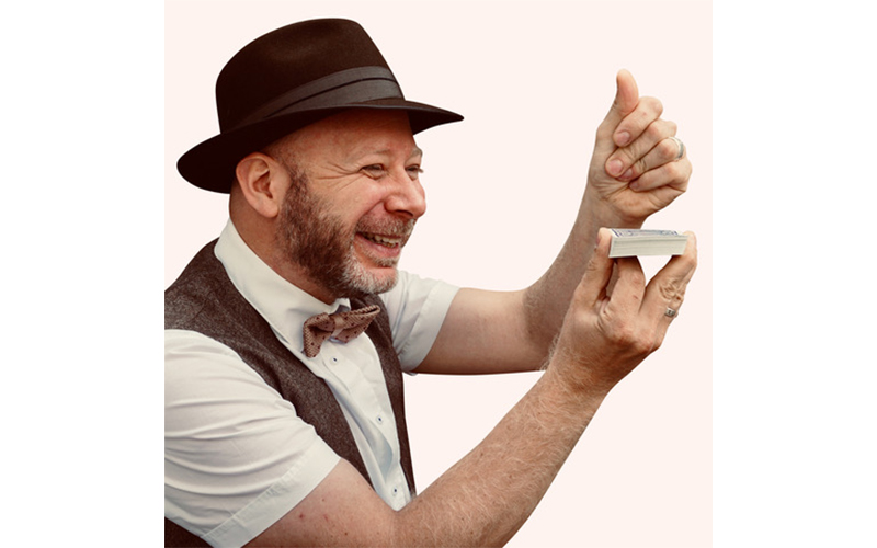 Ein zauberhafter Spaß am Ostermontag für die ganze Familie: Kaum auf der Bühne, steckt 'der ehrliche Nils' sein Publikum direkt mit seiner Freude an.