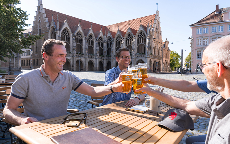 Ab dem 1. April räumen Braunschweigs Gastronomiebetriebe ihr Mobiliar nach draußen und eröffnen damit die Freiluftsaison in der Innenstadt. 