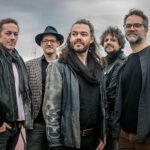 Schweizer Band „FIDOplaysZAPPA“ spielt im Roten Saal