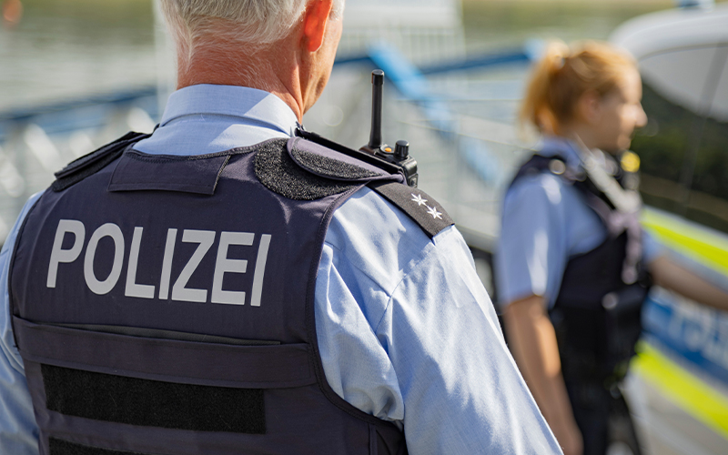 In den vergangenen Monaten kam es in mehreren Bahnhöfen in den Regionen Salzgitter, Helmstedt, Goslar, Hildesheim sowie Wolfenbüttel wiederholt zu Sprengungen von Fahrausweisautomaten.