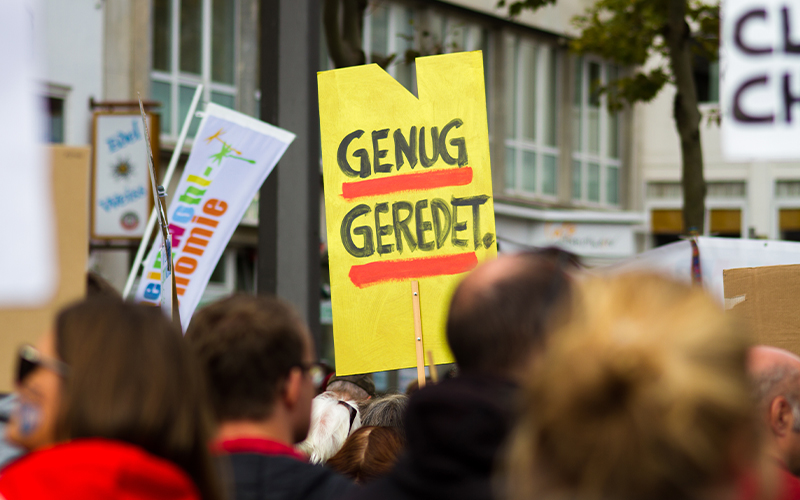 Am Freitag, dem 24. April hat die Klimabewegung Fridays For Future in über 60 Städten zu Protesten aufgerufen.