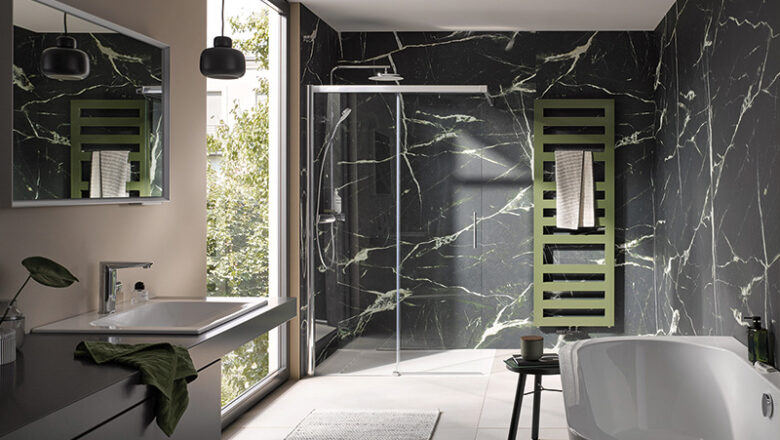 Badezimmer im Naturstein-Look