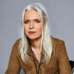 Autorin Annette Hess liest aus ihrem Roman „Deutsches Haus“