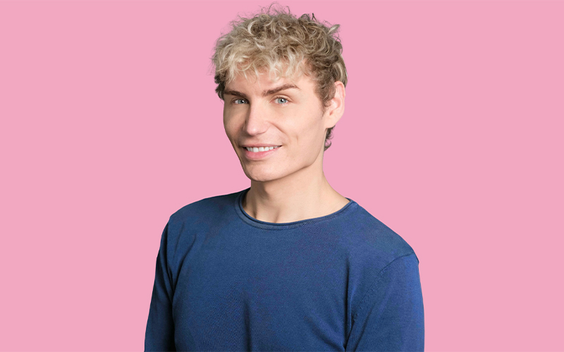 Meik Gudermann liest live aus seinem Buch „MENNERS!“. 