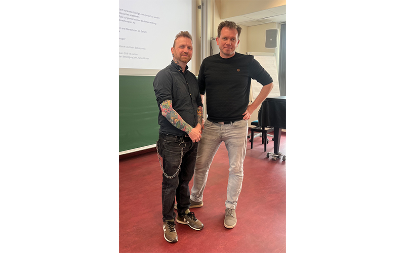 Im Rahmen des Forschungsprojektes „Dynamite“ hat ein Forschungsteam der Ostfalia Hochschule Wolfenbüttel drei Jahre lang das Konzept und die Umsetzung eines AWO-Wohnangebotes zur Perspektivklärung in Süd-Ost Niedersachsen evaluiert.