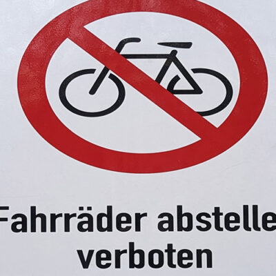 Tag der Niedersachsen: Keine Fahrräder an Sicherheitseinrichtungen abstellen