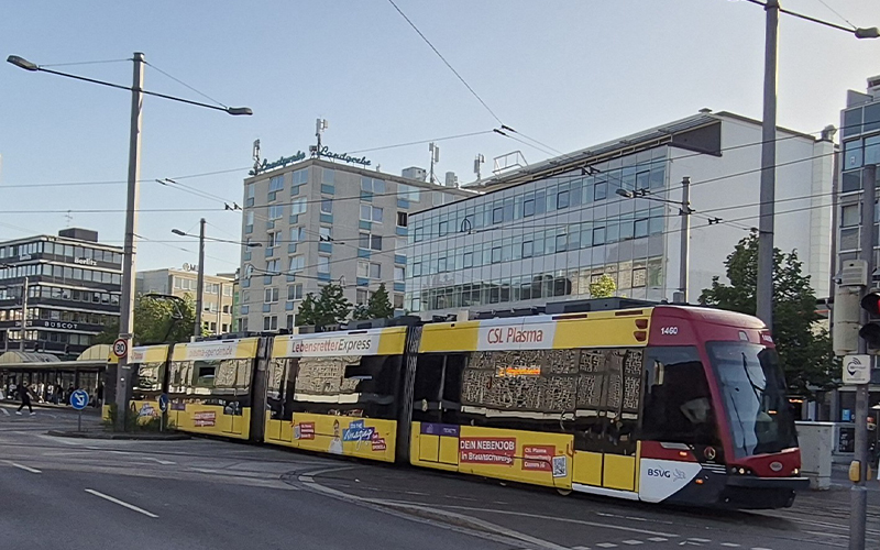 Aufgrund von Arbeiten an der Fernwärmeversorgung im Bereich der Kreuzung Schmalbachstraße wird auf der Straßenbahnlinie 1 sowohl am Montag, 13. Juli, als auch am Donnerstag, 30. Juli, jeweils ab etwa 23:00 Uhr, ein Schienenersatzverkehr (SEV) eingerichtet.