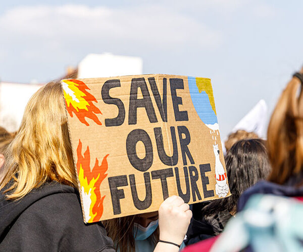 Fridays for Future demonstriert für mehr Fokus auf Klimaschutz in der Lokalpolitik