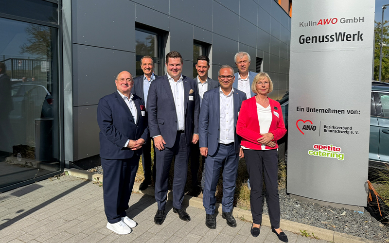 Mit der feierlichen Eröffnung des neuen GenussWerks in Braunschweig-Wenden stellt die AWO ihre Gemeinschaftsverpflegung strategisch neu auf.