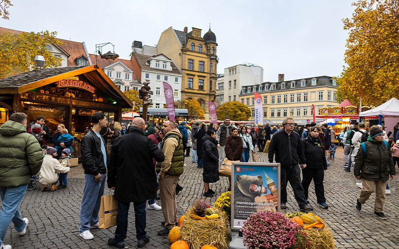 Vom 6. bis zum 8. November dreht sich in der Braunschweiger  Innenstadt wieder alles um die Mumme, denn die Braunschweig Stadtmarketing GmbH und die Braunschweigische Landessparkasse (BLSK) laden zur mummegenussmeile ein.